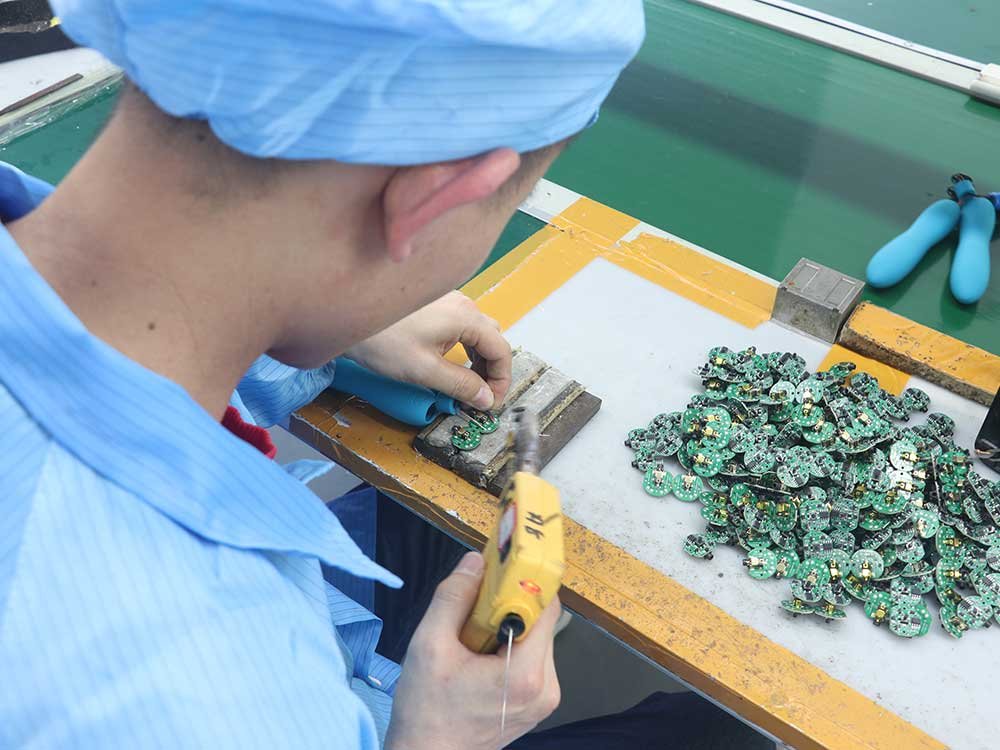 07_PCB_Soldering